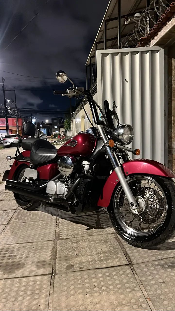 Shadow 750