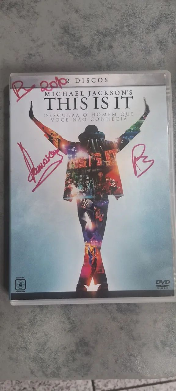 Três DVDs do astro Michael Jackson