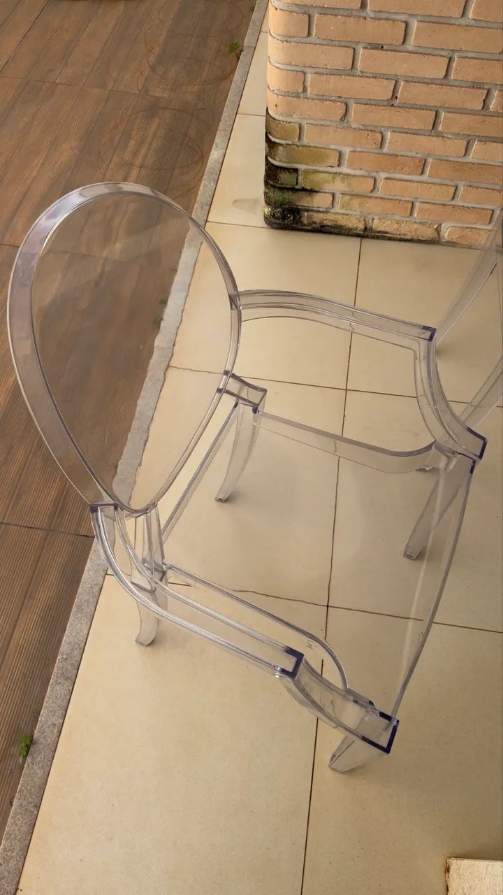 Cadeira de acrílico 