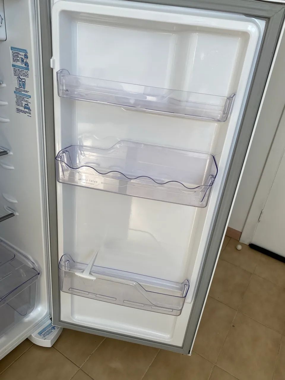 Geladeira Electrolux Branca 260L DC35A - Foto 2
