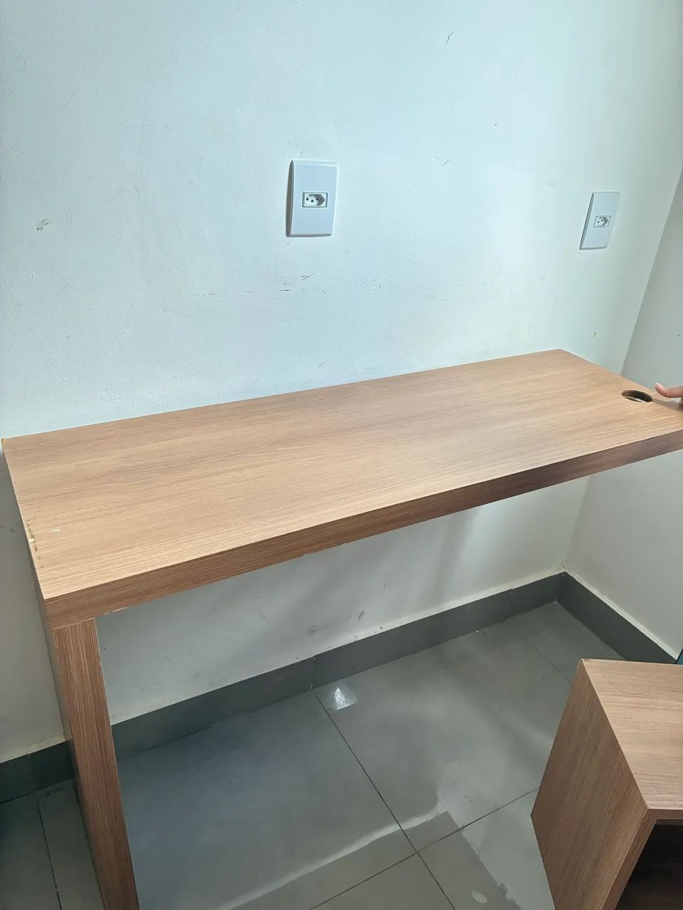 MESA EM L colocada em lateral de parede!