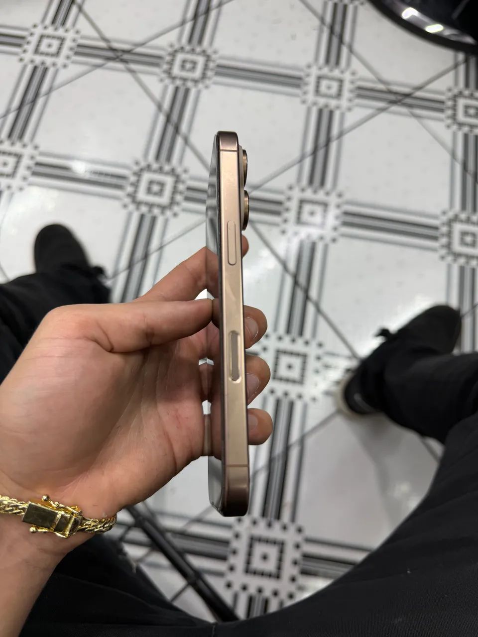 iPhone 16 pro 256 GB - Foto 2