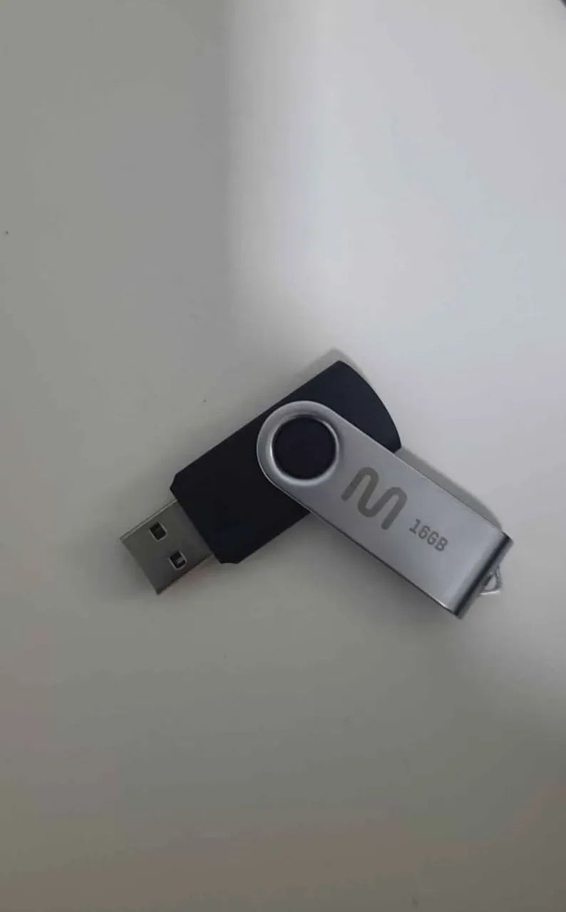 Vendo pendrive 16gb com alguns jogos nele tbm  - Foto 2