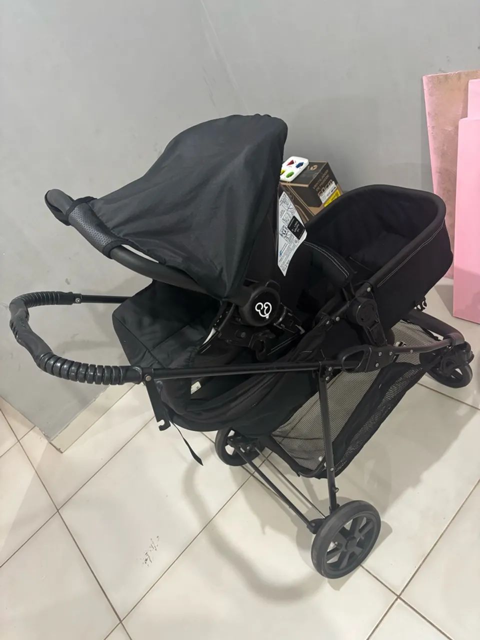 Vendo carrinho com bebê conforto  - Foto 2