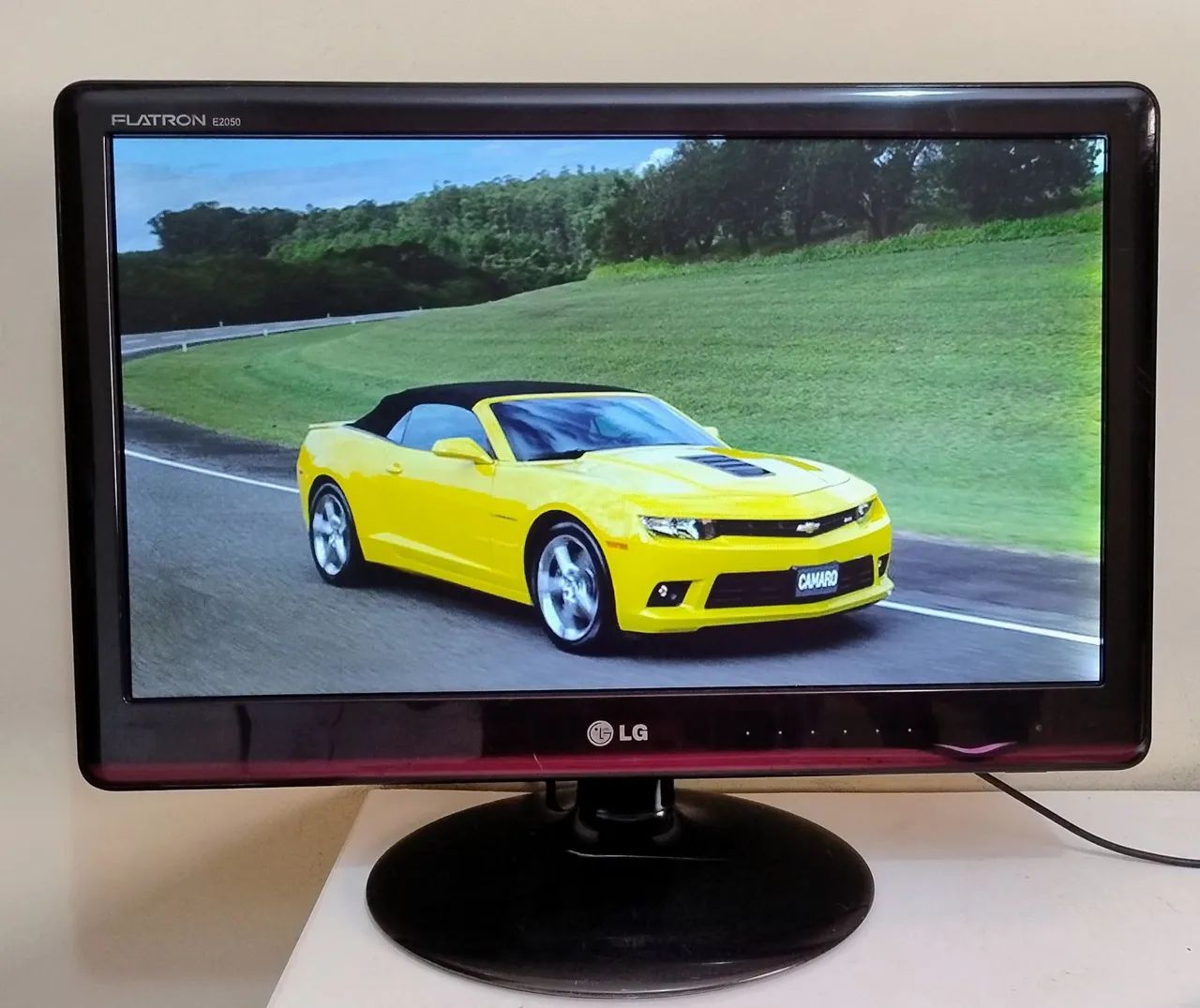 Monitor LED 21 polegadas com HDMI completo (NOVINHO)