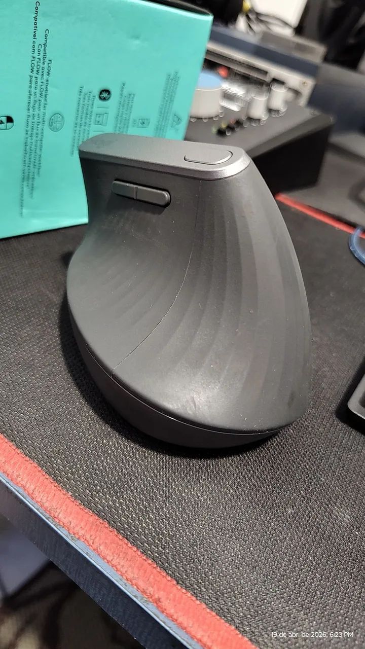 Mouse Sem Fio Logitech MX Vertical Com Design Ergonômico Grafite - Foto 2