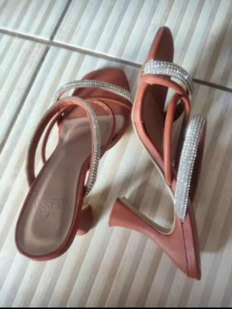 Vendo Sapatos Rossa N35 - Foto 4