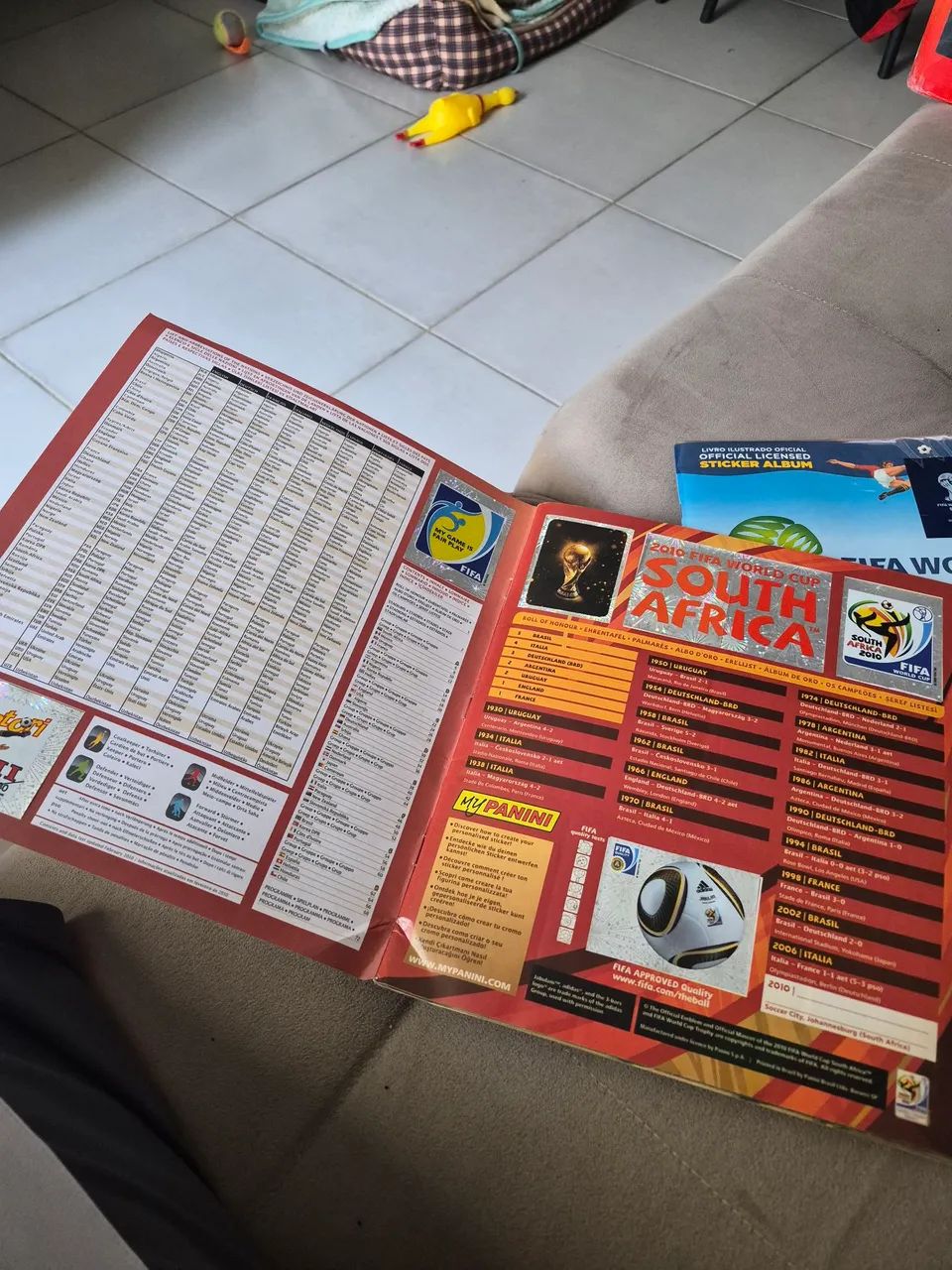 Álbum Copa do Mundo 2010 e 2014 completo. - Foto 2