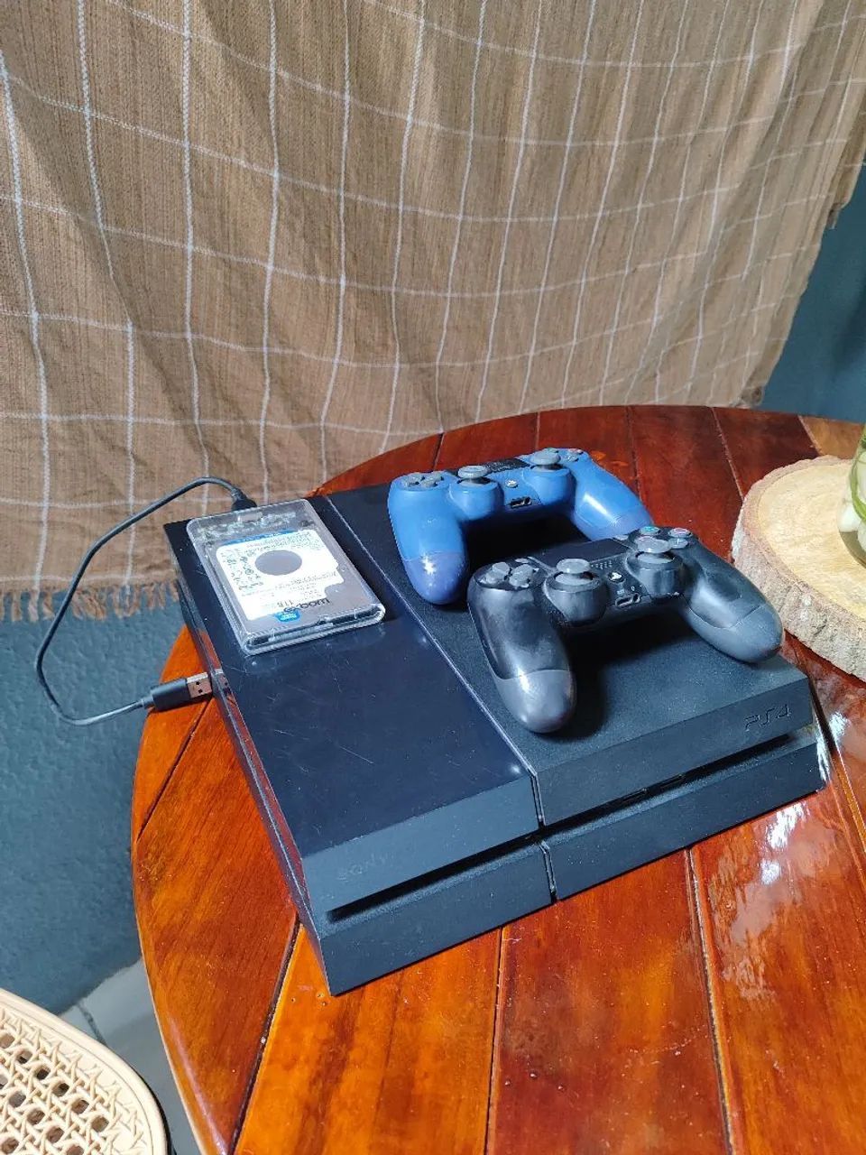 Playstation PS4 1TB + 2 Controles Originais - Foto 4