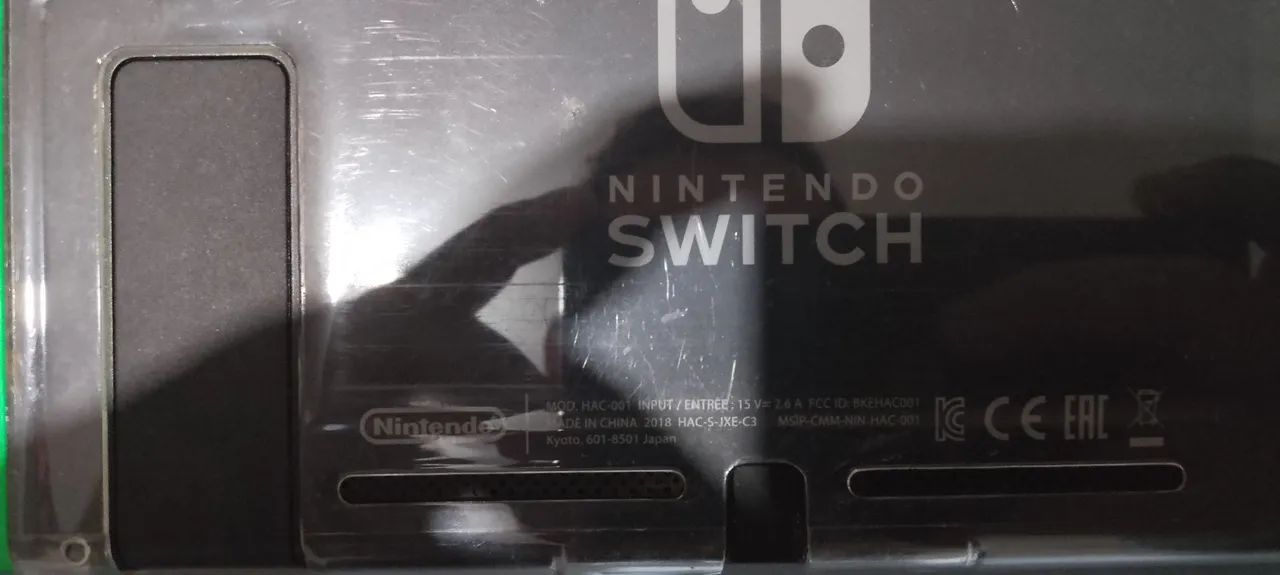 Console Nintendo Switch (v1) - Bloqueado, com jogo - Foto 2
