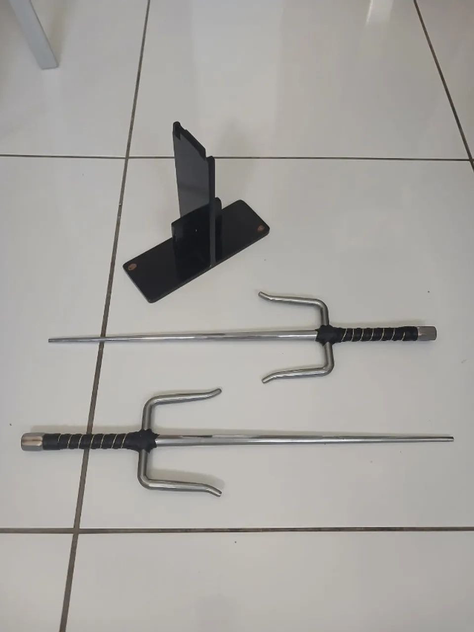 Adaga Sai Cromada P/ Treino + Expositor
