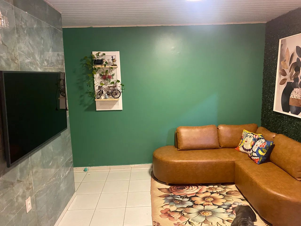 Vendo sofá de canto marro todo em courissimo comprado na mersi móveis  - Foto 3