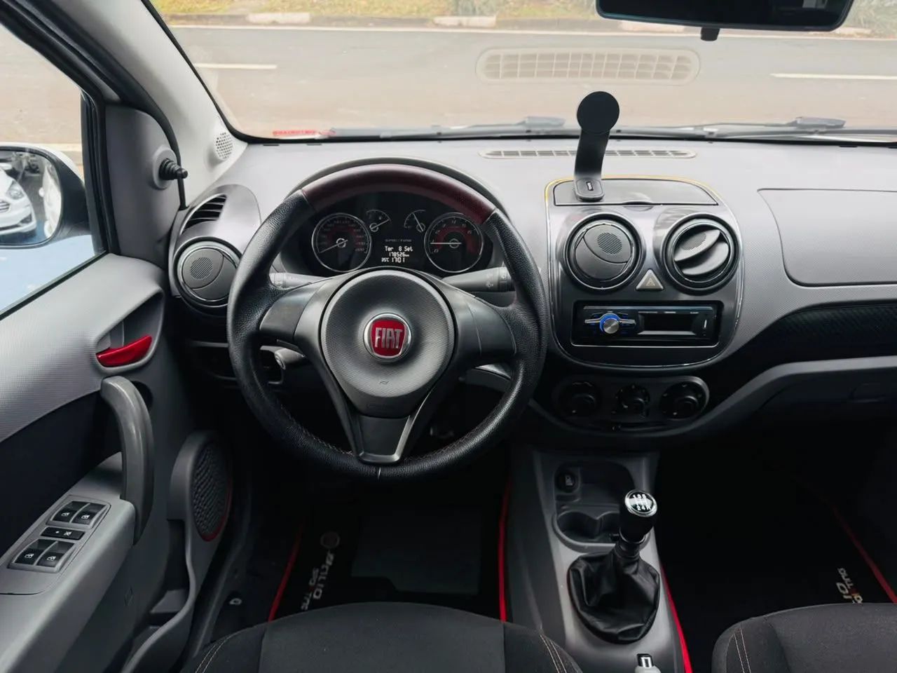 Fiat Palio Sporting 1.6 Flex 16V 5P 2014 - Foto 5