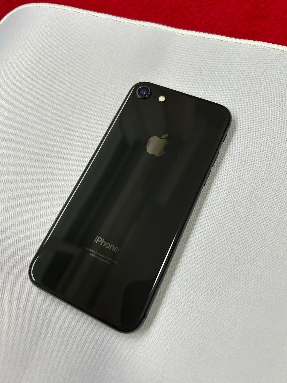 iPhone 8 64GB Tela perfeita Todo original - Celulares e