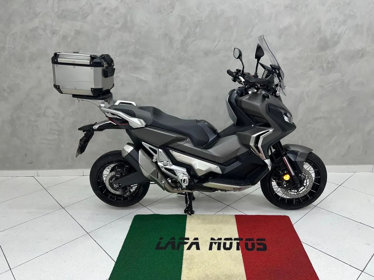  X ADV 750