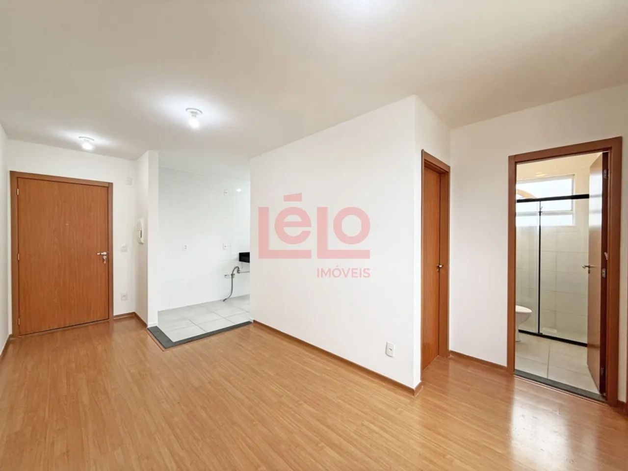 Apartamento para alugar em Maringá, no Jardim Alvorada, com 2 quartos, piscina e condomíni - Foto 2