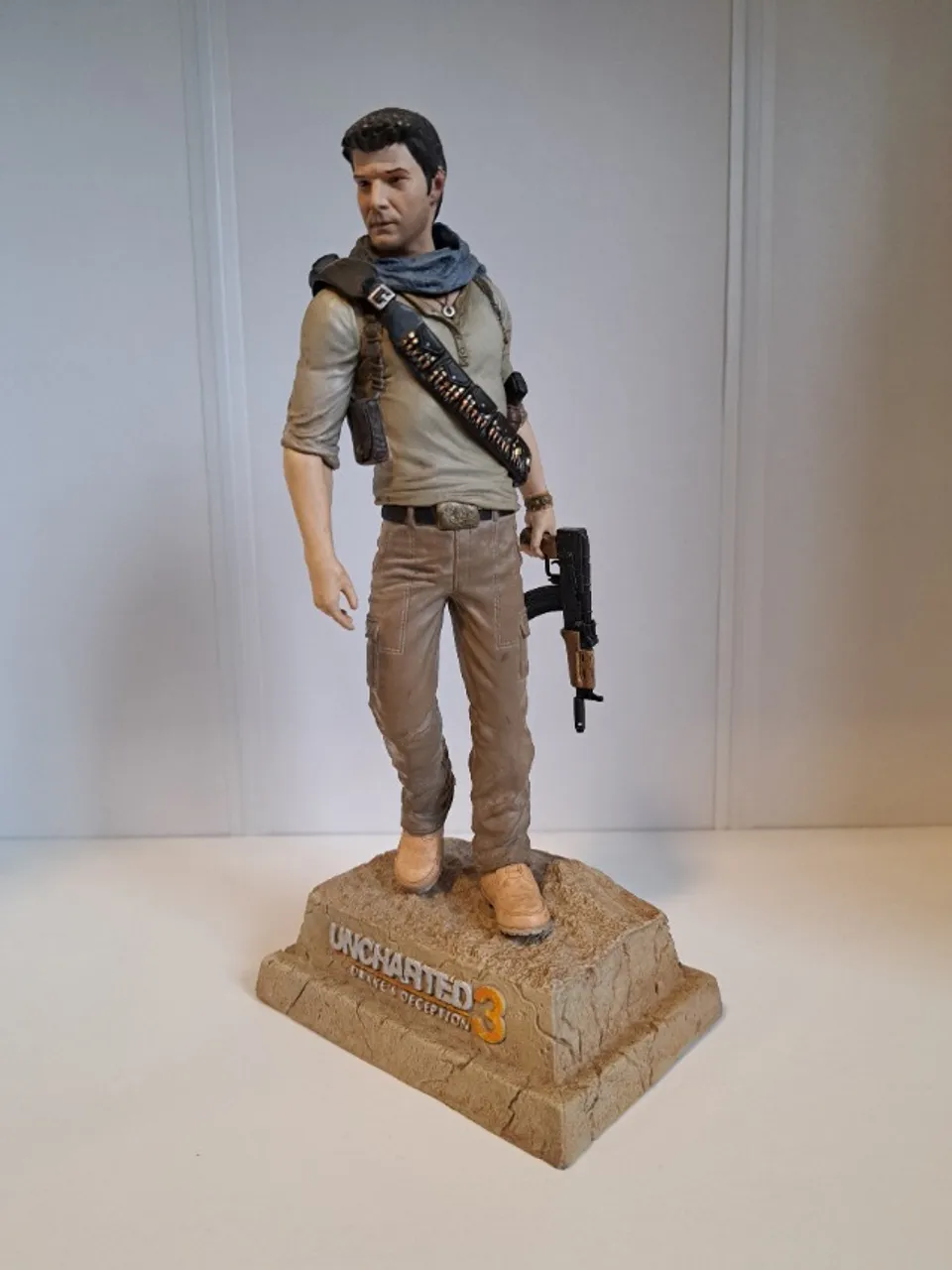 Uncharted 3 Nathan Drake Edição de colecionador PS3 (DETALHES