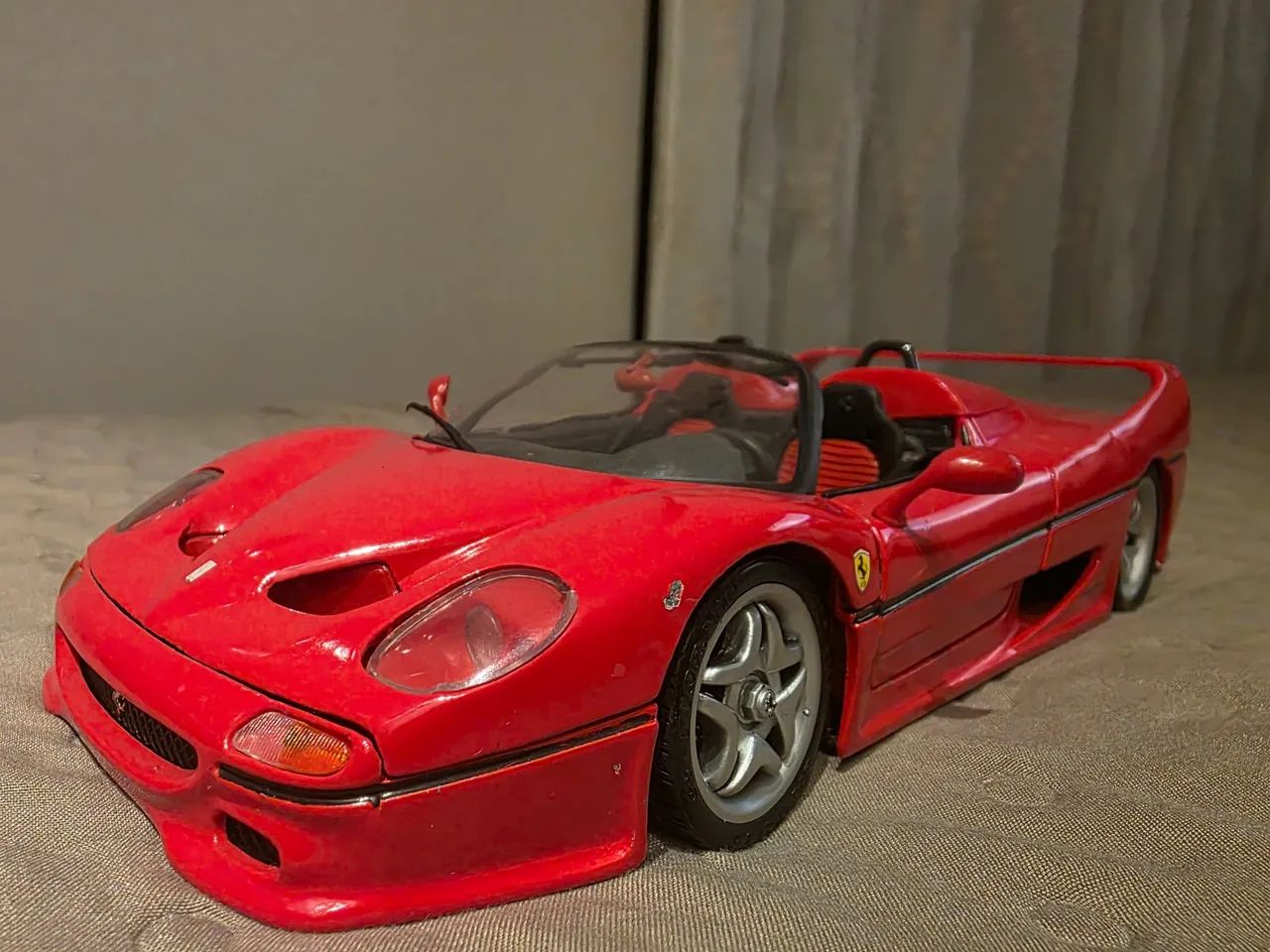 Miniatura f50 escala 1:18 - Foto 2