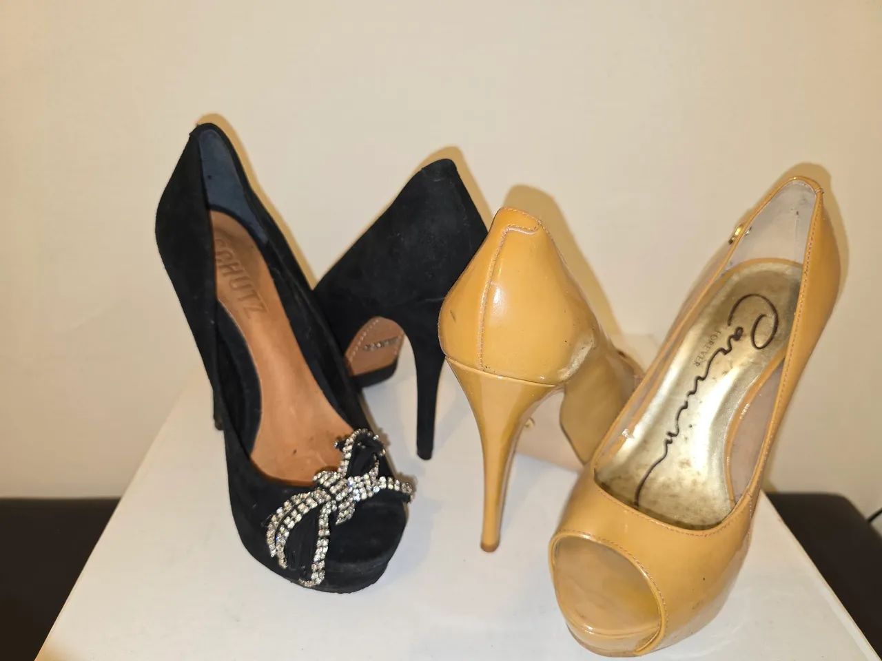 Sapatos femininos SCHUTZ E CARMIN - Foto 5