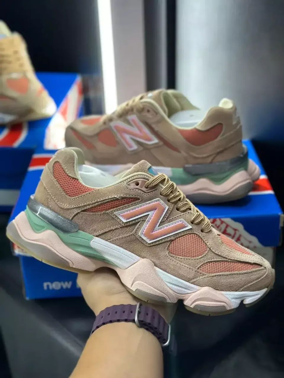 Tênis New Balance 9060 Salmão Feminino