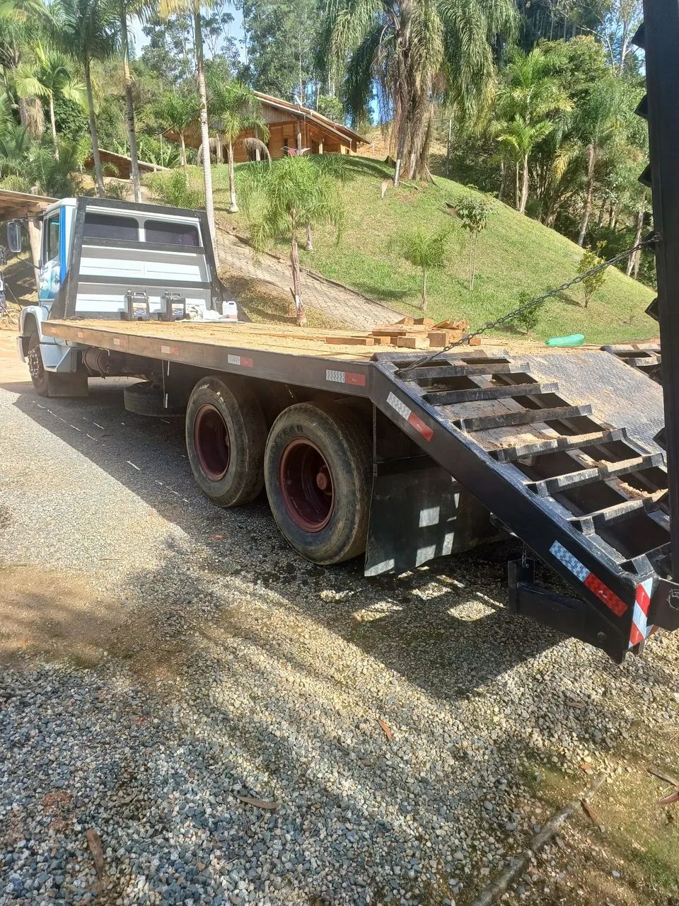 Caminhão plataforma  - Foto 2