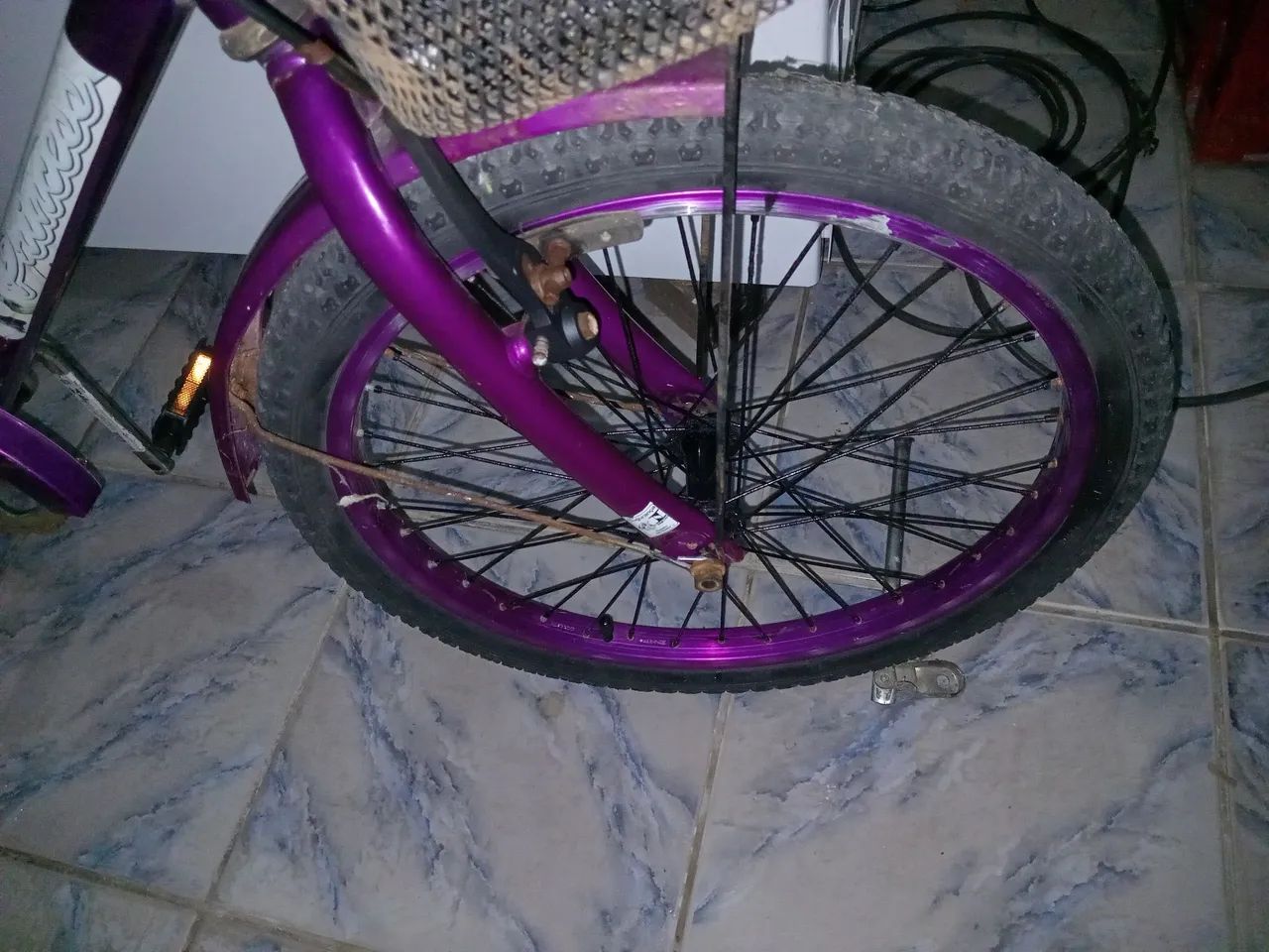 Vendo essa bicicleta ? infantil.  - Foto 4