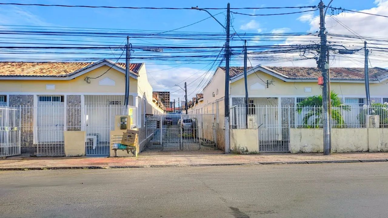 Vendo a chave ou financio casa no centro - Foto 3