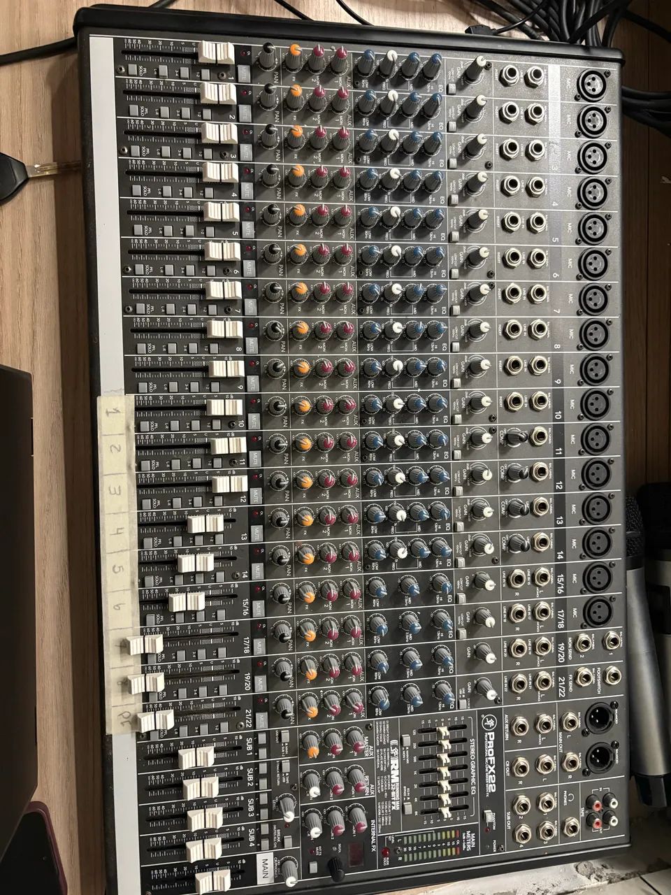 Mesa de Som MACKIE PRO FX 22