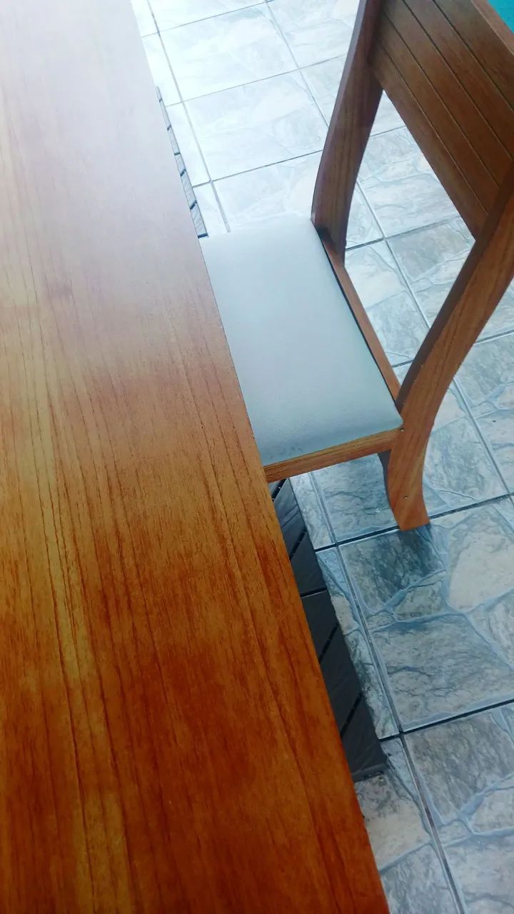 Mesa 4 cadeiras 
