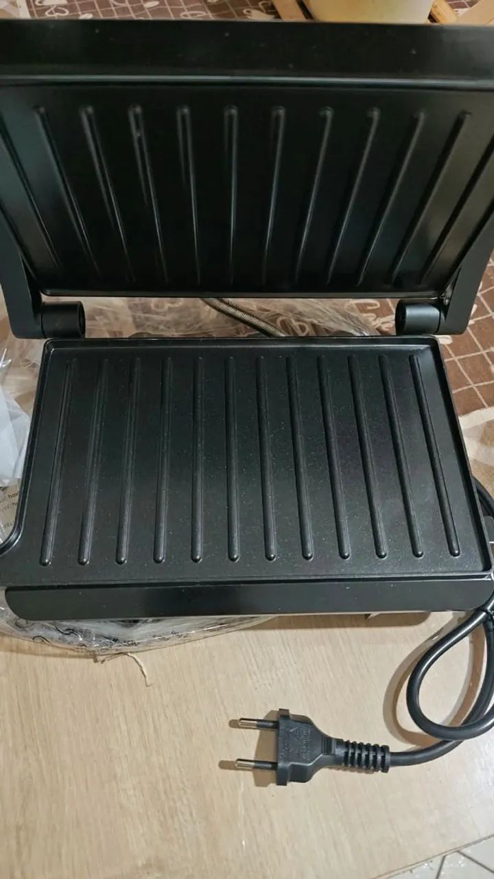 Torradeira e Grill Mox 220 volts - Foto 2
