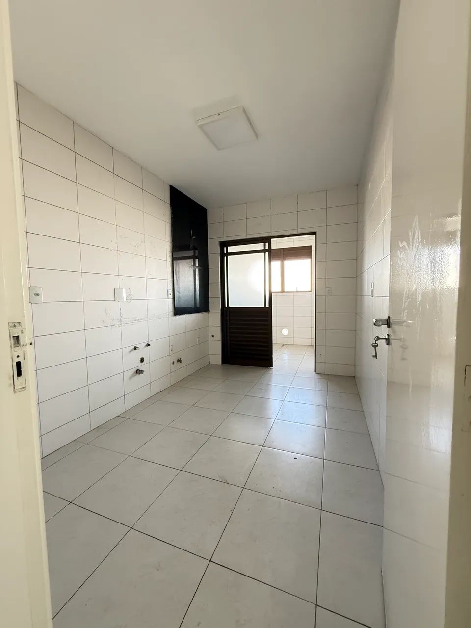 BARBADA EM CRICIUMA 3 quartos, suite, lavabo 