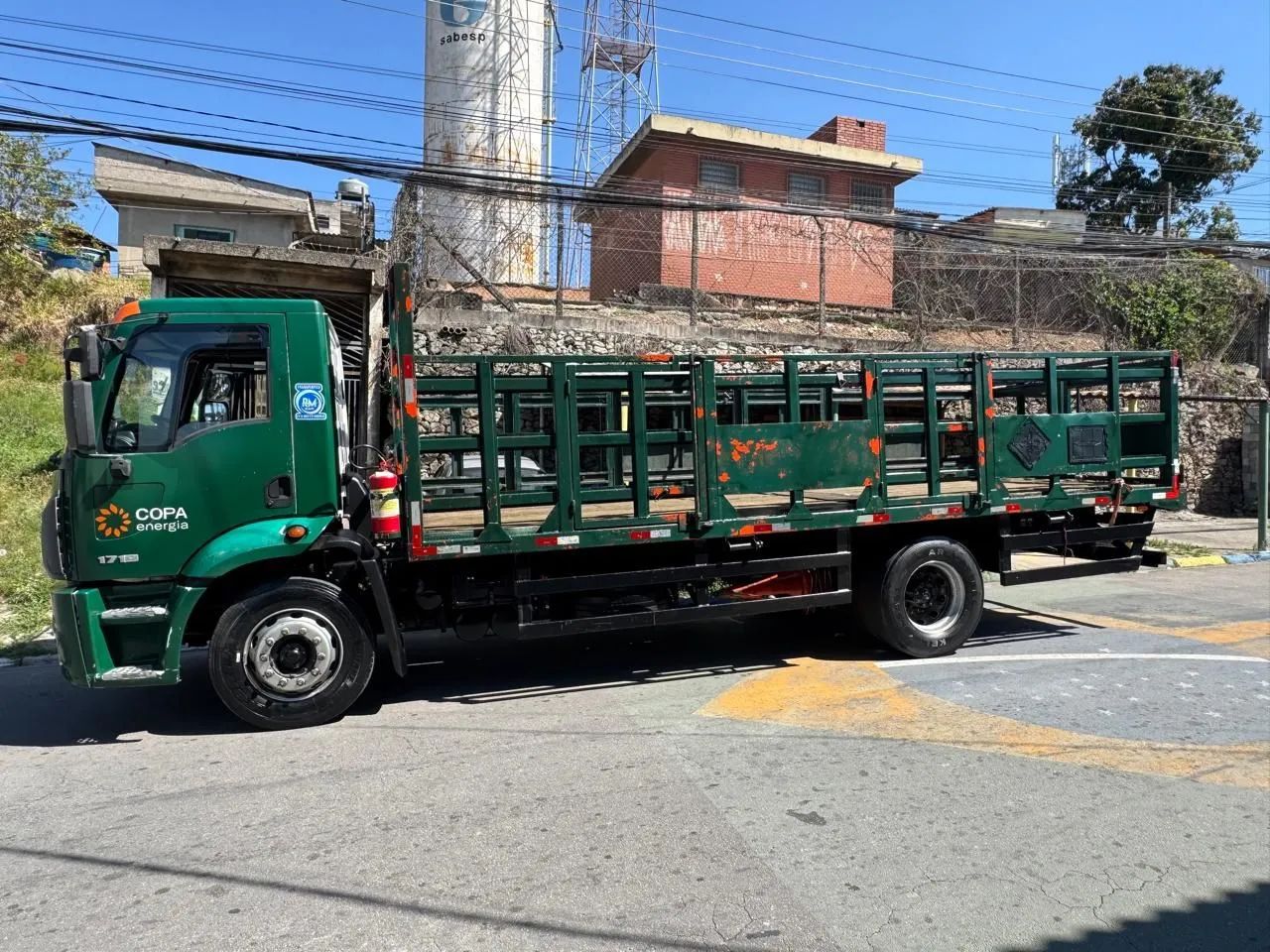 Caminhão cargo com gaiola  - Foto 3