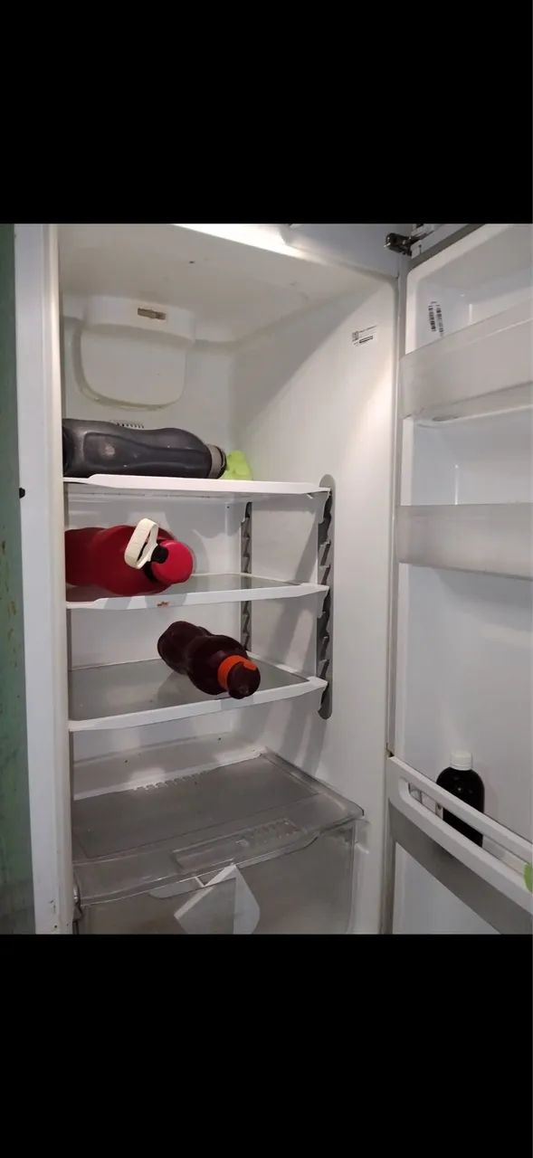 Vendo geladeira perfeito estado 