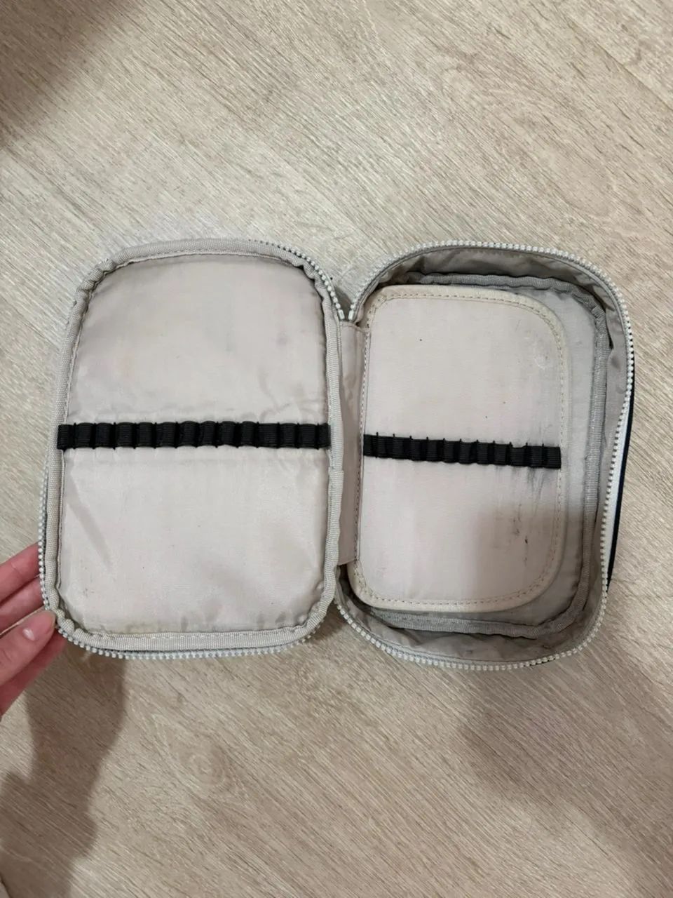 Mochila da kippling de rodinha usada + estojo usado - Foto 5