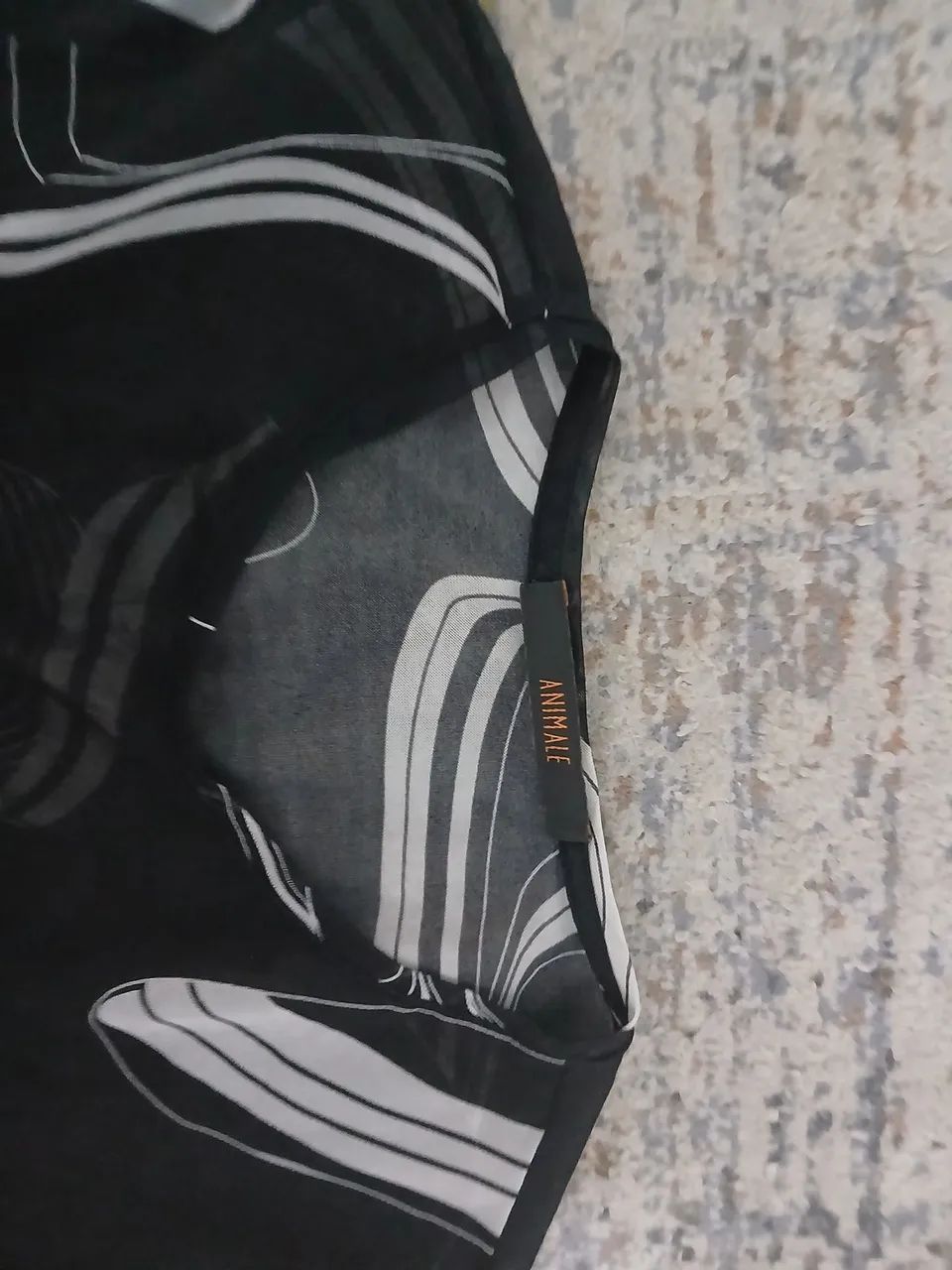 Blusa transparente  preto e branco estiloso - Foto 3