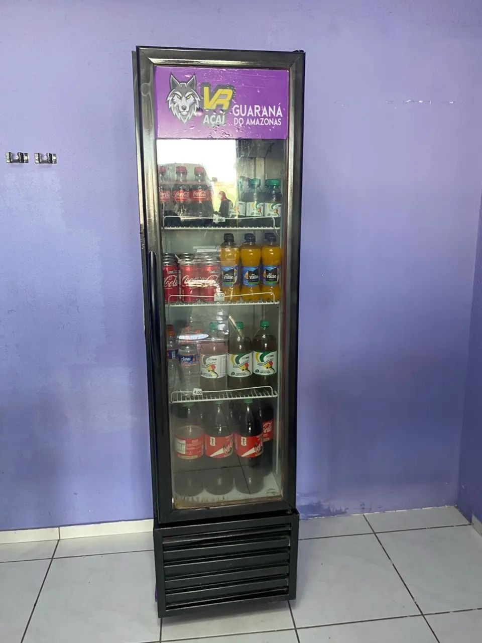 Vendo freezer vertical palito funcionando normalmente. - Foto 4