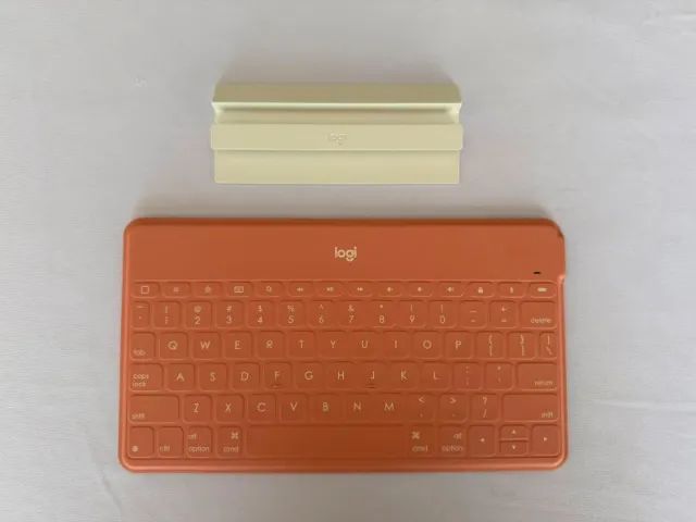 Teclado Bluetooth Logitech Keys-To-Go Rosa para iPad/iPhone/Android - Usado