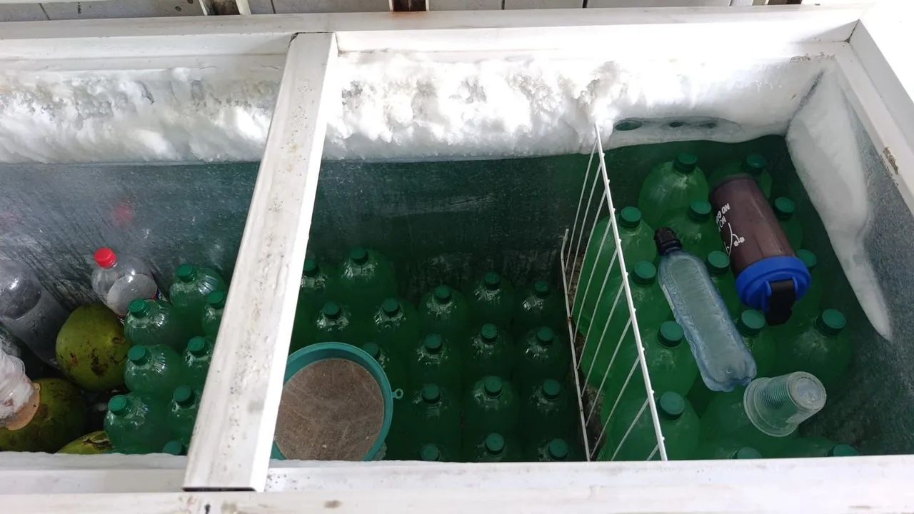 Vende- se freezer 2 portas