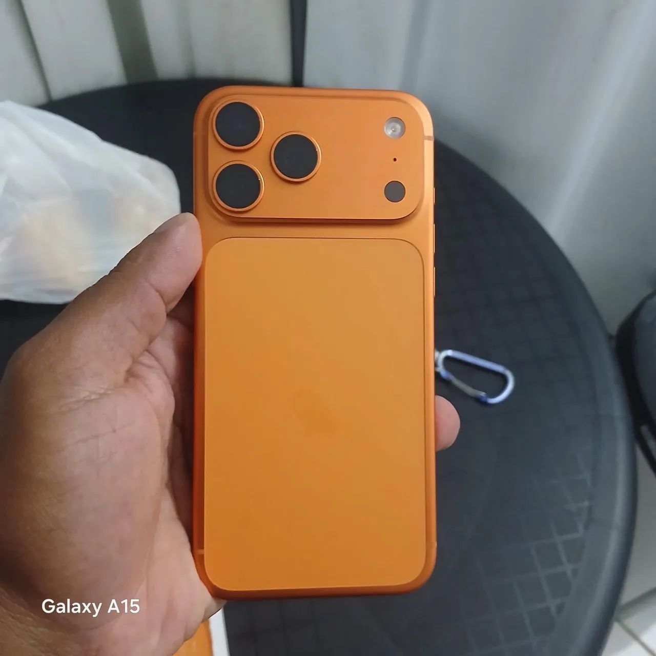 Troca com volta pra mim iPhone 15 ou 16 pro max  - Foto 2