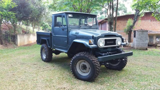 Toyota Bandeirante 82