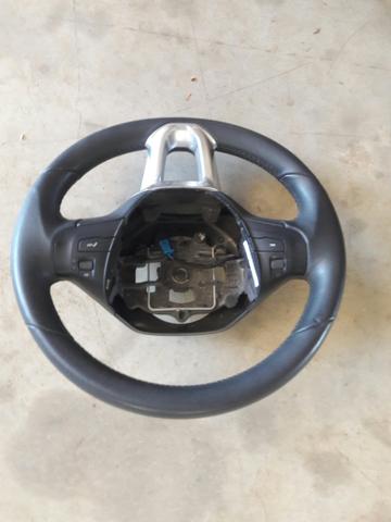 Volante Peugeot 208 em couro