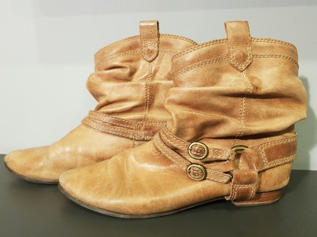 bota marrom de couro