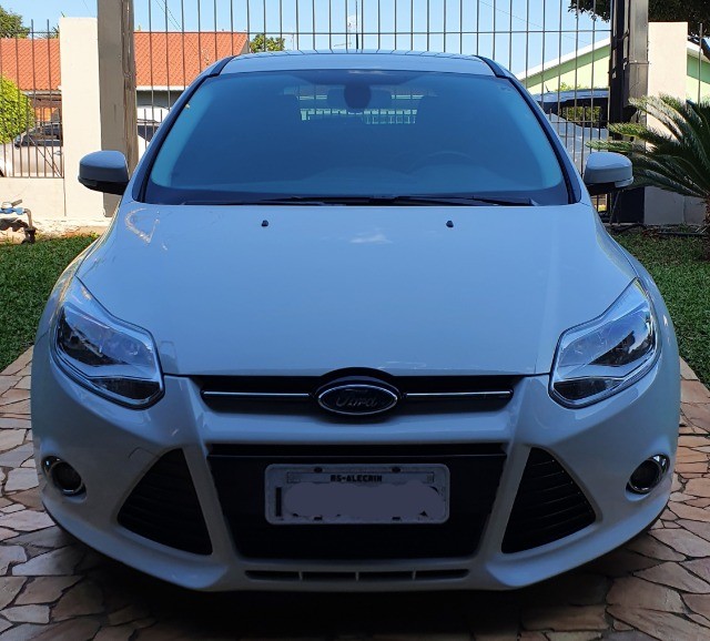 FORD FOCUS TITANIUM HATCH 2015 APENAS 41.400 KM!!!