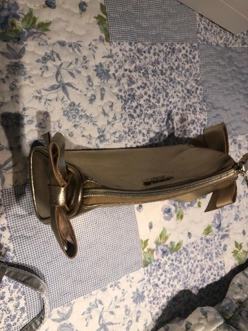 Necessaire e clutch Victoria?s Secret dourada  - Foto 3