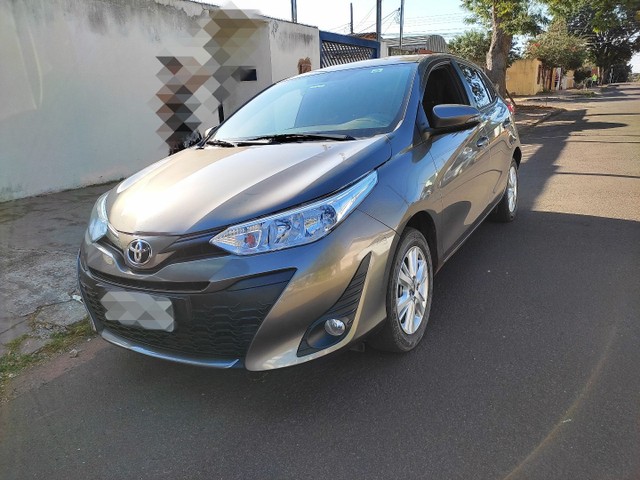 YARIS HB XL 1.3 AT BAIXO KM 2019