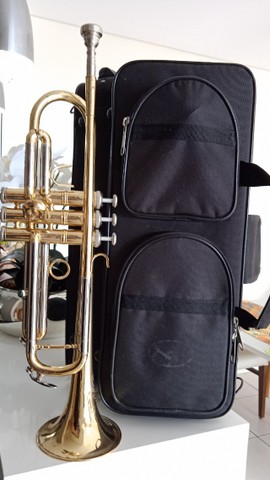 Trompete Eagle TR504 com Case - Foto 5