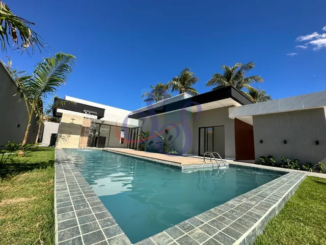 Belíssima casa no Porto das Dunas com piscina privativa