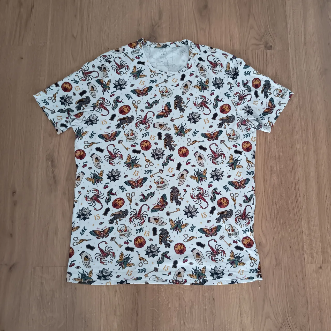 Camiseta masculina vintage oldschool tatto branca estampada Tam G brechó
