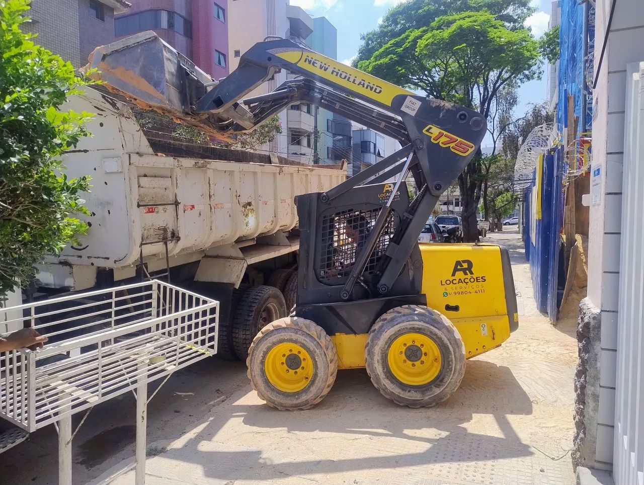 Bob Cat New Holland L175 ano 2010 - Foto 3