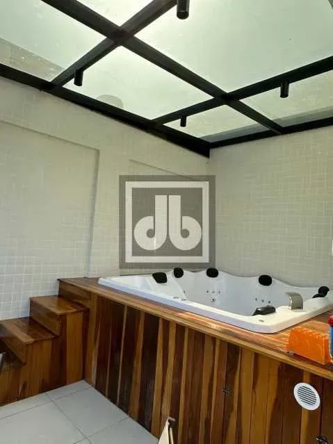 COBERTURA DUPLEX - COLADA À PRAIA - RECREIO - FINAMENTE DECORADA - 3 SUÍTES - 3 VAGAS - Foto 3